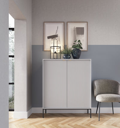 Dvoudvéřová vysoká komoda 104 cm VERO